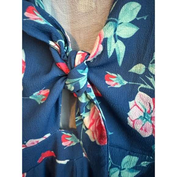 Tie Front Romper (Small) - Picture 4 of 5